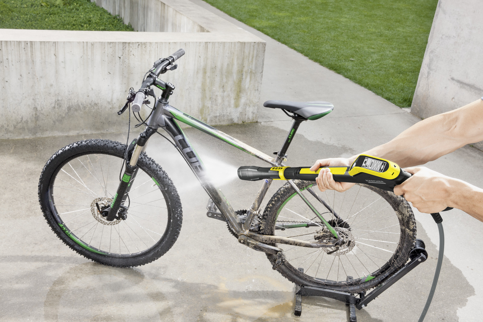 f7379d7837cebe57a2d10bd7a12f2d36494dcf10856eb4c56b0c9df81dc2e5ad