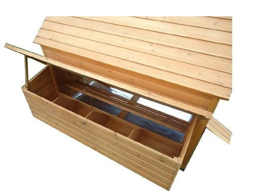 Gertrude-Air-Portable-Fox-Resistant-Chicken-House-interior